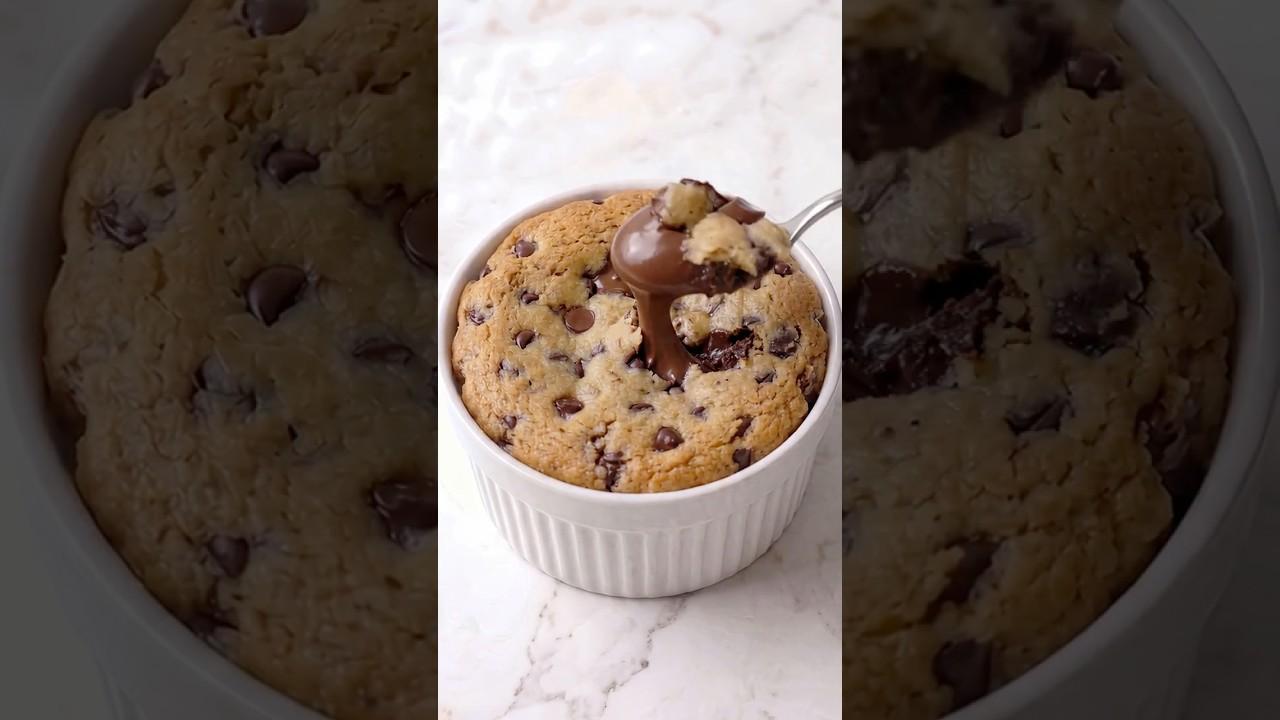 Molten Chocolate Mini Cookie Pie